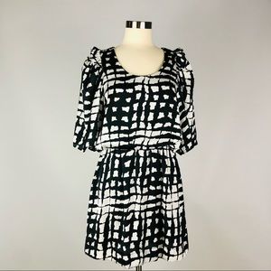 Mink Pink Casual Dress (M) Black/White